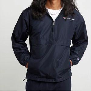 Champion Packable Jacket Script Logo Pullover size Medium (unisex) Black